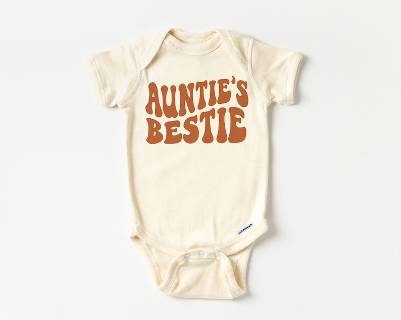Koszulka Groovy Auntie's Bestie Toddler - Uroczy prezent dla siostrzenicy/siostrzeńca - Boho Natural Toddler & Youth Tee Natural Onesie