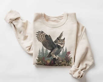 Retro Great Horned Owl Wildflowers Forest Sweatshirt - 90s Birds Of Prey Nature Birding - Bird Watcher - Boho Unisex Crewneck Sweatshirt