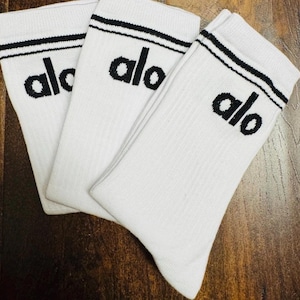 Lot de 3 paires de chaussettes blanches ALO Yoga : demi-équipe unisexe - Taille unique.  coton S/M/L de bonne qualité. Pour cadeau/festival/sport et entraînement
