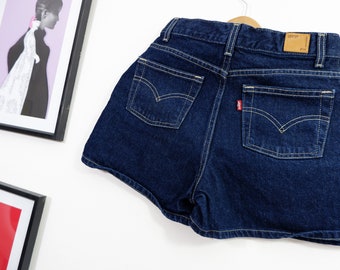 vintage women's, girl's Levi's high waisted shorts, dark denim, high rise, waist, summer, pockets, streetwear, size S, hot pants, jorts