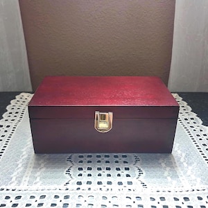Vintage Wooden Box Felt Interior Gold Latch 7" x 4", Small Keepsake Memory Jewelry Box