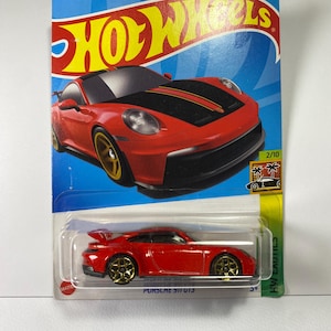 Hot Wheels Porsche 911 GT3 – 1:64 Diecast Racing Car | Modern Porsche Collectible Toy for Display or Gift