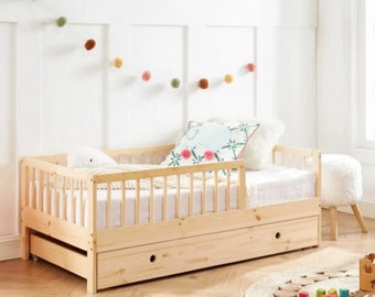 Toddler bed with slats, Montessori bed, Floor Bed, Toddler bed, Montessori Floor Beds in Wood, Kids Bed, Floor Bed Frame with Fence.