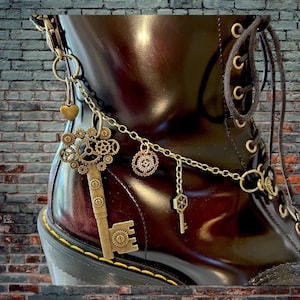Steampunk boot chain, steampunk jewellery, steampunk charms, steampunk costume, steampunk cosplay, steampunk gift, steampunk keychain, boot image 1