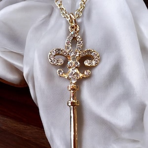 Fleur de Lis Key Pendant Necklace: Rhinestone Stainless Steel Charm