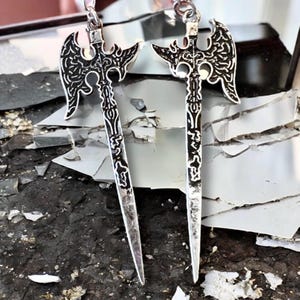 Dungeons and Dragons jewellery. DND jewellery. Barbarian battle axe earrings. 2” battle axe pendants.