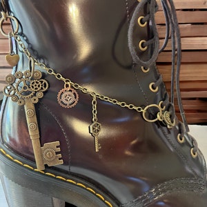 Steampunk boot chain, steampunk jewellery, steampunk charms, steampunk costume, steampunk cosplay, steampunk gift, steampunk keychain, boot image 5