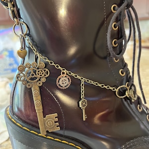 Steampunk boot chain, steampunk jewellery, steampunk charms, steampunk costume, steampunk cosplay, steampunk gift, steampunk keychain, boot image 9