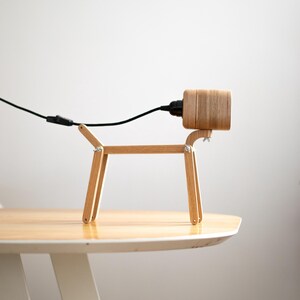 Lampada di design a forma di cane, regalo per amanti dei cani, lampada Art Déco, regali aziendali con logo, regalo per collega di lavoro, lampada decorativa, regalo per veterinario