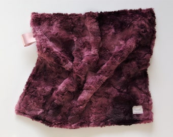 Burgund Lovey Decke, Minky Lovey Decke, Baby Mädchen Minky Decke, moderne Baby-Decke, Rosa Minky Lovey, Tag Decke, Versandfertig