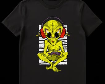 Gamer Focused Alien Playing Video Games Gaming Unisex T-Shirt