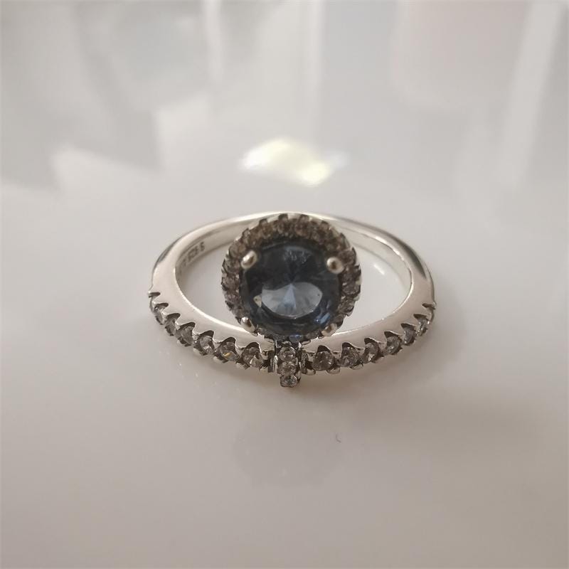 Pandora Dangling Round Sparkle Ring