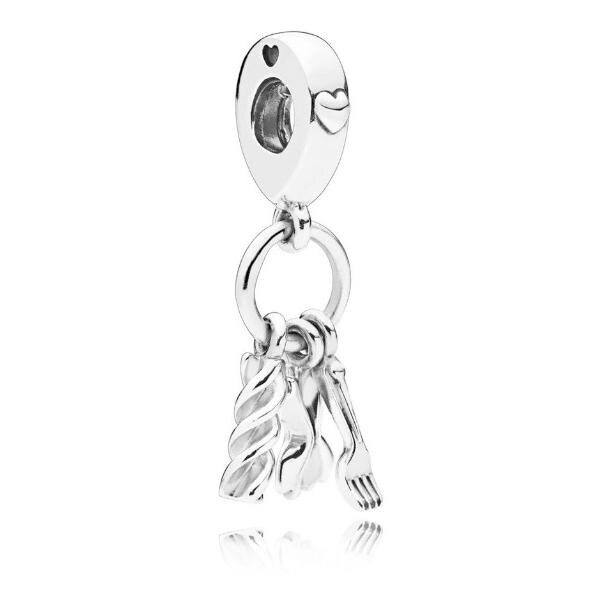Pasta charm pandora deals
