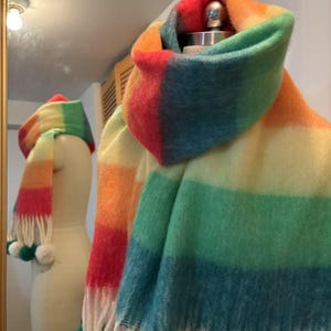 Écharpe châle couleur arc-en-ciel