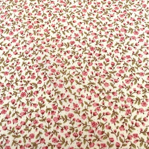 Pink Floral Fabric, 100% Cotton Poplin, Small Flowers Cotton Print, Quilting Fabric, Sewing and Craft Fabric by Fat Quarter/Half Metre/Metre