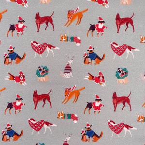 Christmas Dogs Fabric, 100% Cotton, Quilting Fabric, Festive Sewing and Craft Fabric, 140 cm Wide Material by Fat Quarter/Half Metre/Metre