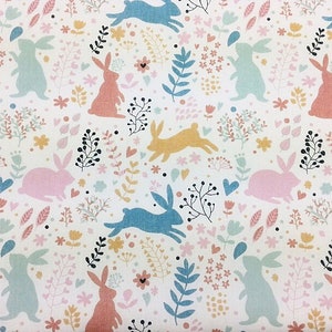 Tissu polycoton lapin, tissu pastel lapin des bois, Pâques, tissu chambre de bébé enfant, tissu lièvre par gros quart/demi yard/yard