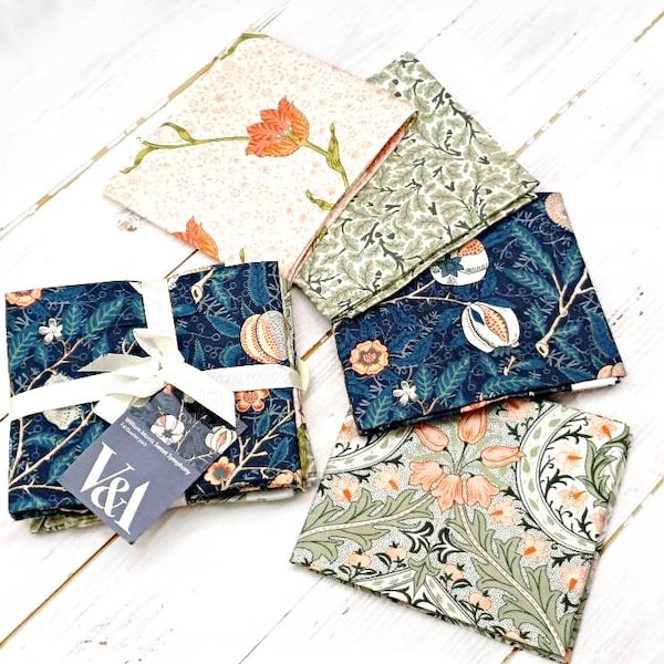 William Morris Fat Quarter Bundle, 100 % Organic Cotton, Quilting Sewing Craft Fabric, Floral Flowers Foliage Fat Quarters, Set of 4