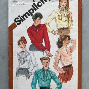 UNCUT 1981 Simplicity Pattern 5200. Size 10, Bust 32