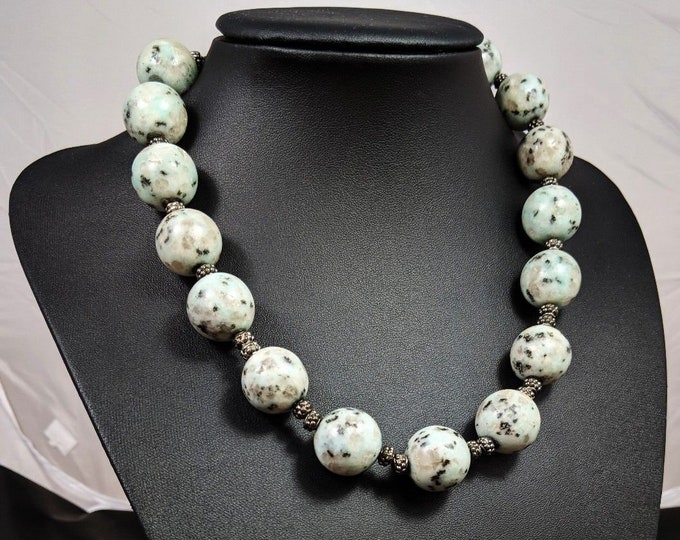 Lovely Vintage Kiwi Jasper Gemstones Jewellery beaded Necklace