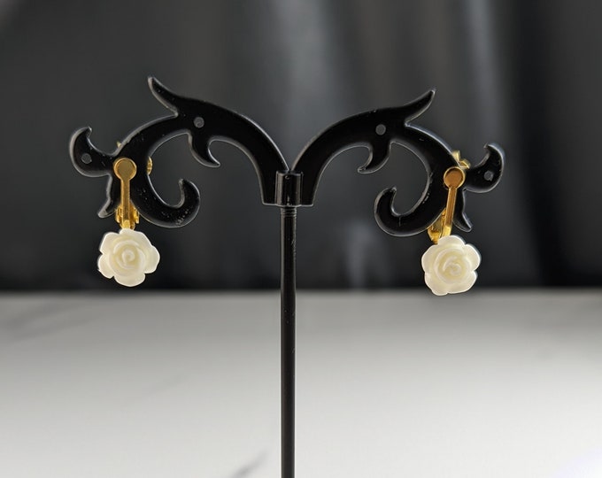 Lovely  Vintage Jewellery White Roses Clip-on and stud transformer  Earrings