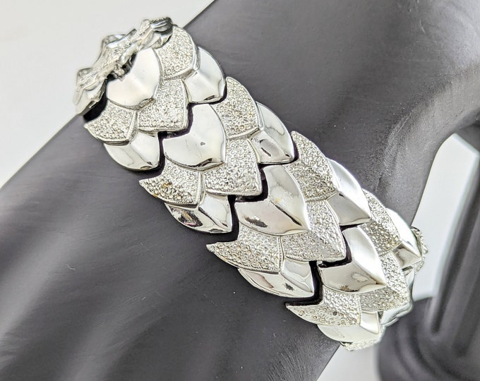 Lovely Vintage Very Light Silver-tone Link Bracelet Signed Coro Jewellery