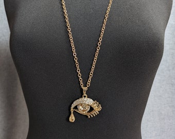 Lovely Gold-tone Eye Pendant  Necklace signed Sarah Coventry Jewellery