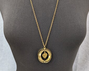Lovely Vintage Heart Break Round Pendant Necklace Coro DES.PAT.PEND Jewellery