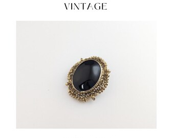 Vintage Gold-Tone Jewellery Apple Brooch Enamel Leaf and Rhinestone Accent
