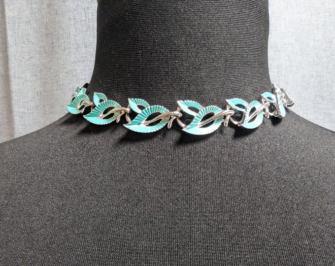 Beautiful Vintage Silver -tone Turquoise-colored necklace by Coro Jewellery