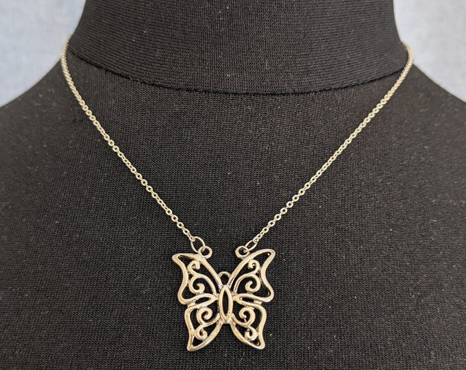Beautiful Vintage Jewellery Silver-tone Butterfly Necklace