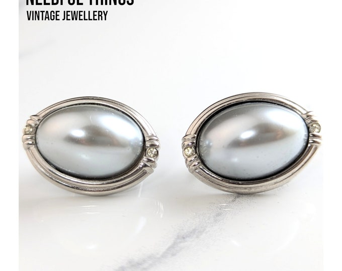 lovely Vintage Silver-Tone Faux Pearls Clip-on Earrings by Richelieu Jewellery.