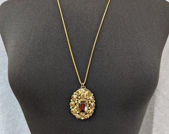 Beautiful Vintage Faux Yellow Topaz Rhinestones Faux Sea Pearl Pendant Necklace