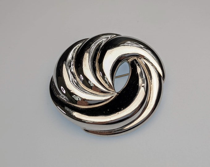 Lovely Silver-tone Vintage  Openwork Circular design Brooch by Napier Jewellery