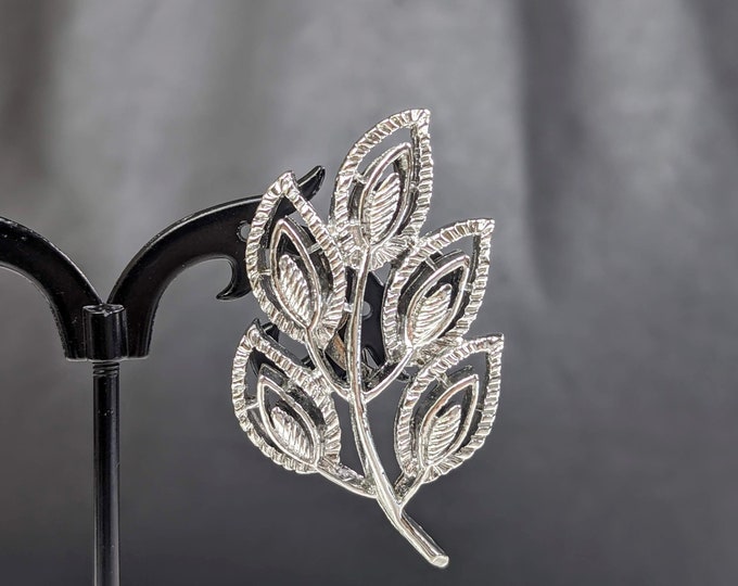 Lovely Vintage Jewellery Silver-tone Leaves Brooch