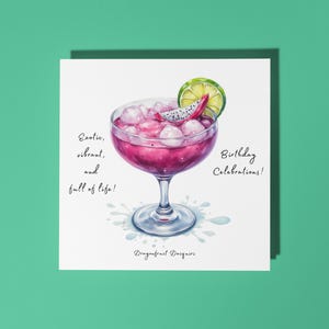 Cocktail Daiquiri al frutto del drago fatto a mano - Esotico, vibrante e pieno di vita! - Biglietto di auguri di buon compleanno, biglietto di auguri premium e busta