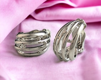 Lovely Vintage Jewellery Silver-tone Openwork Design Clip-on Earrings