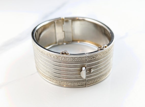 Classic and Elegant Silver-tone Cuff Bracelet Vin… - image 6