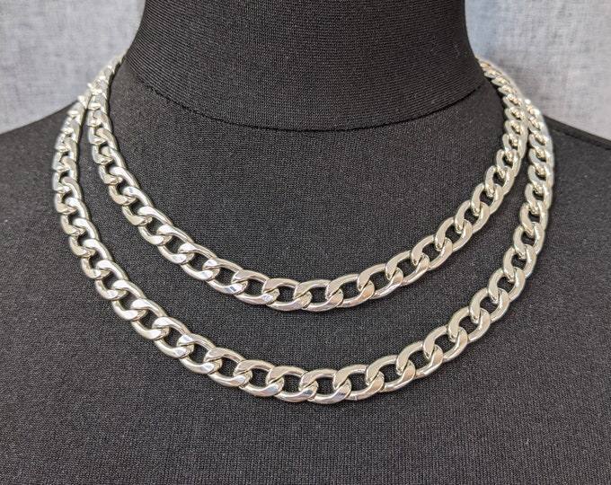 Lovely Vintage Jewellery Silver-tone Long Chain Necklace