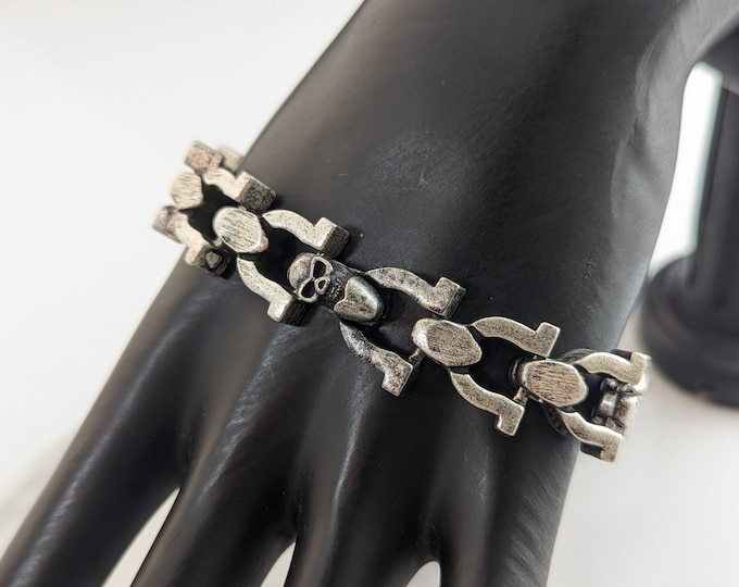 Beautiful Jewellery Pewter bracelet Link Men's Bracelet with a Skull Clasp