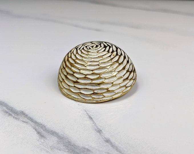 Lovely Vintage 3D Effect Gold tone White Enamel Brooch by BSK Jewellery