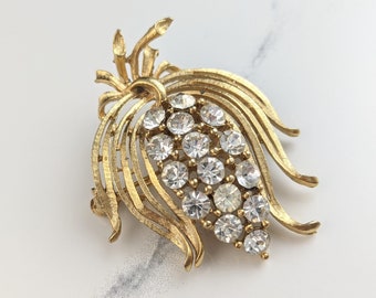 Lovely Vintage Jewellery Gold-tone Rhinestone  Flower Brooch