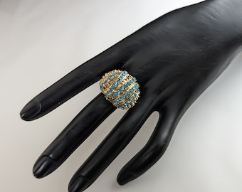 Enchanting Azure Elegance: Vintage Jewellery Ring A Timeless Treasure