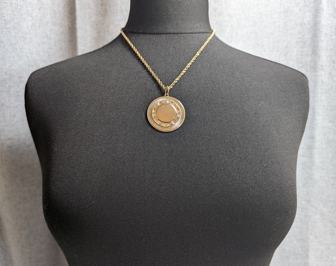 Elegant Radiance: The Coro Jewellery Gold-Tone Disc Pendant Necklace