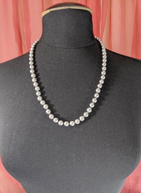 Faux grey pearl necklace outlet