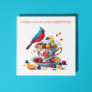 Handgemachte Blau Kardinal Vogel auf Tee Tasse mit Früchten alles Gute zum Geburtstag Karte Lustige Tier Karte Tierliebhaber Premium Grußkarte & Umschlag
