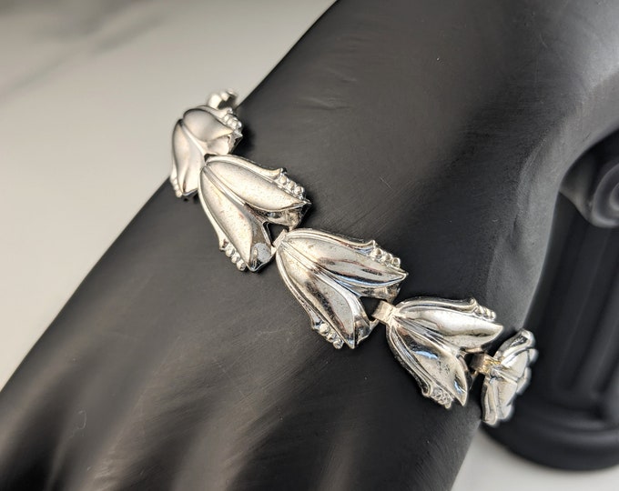 Beautiful Vintage Silver-tone Openwork Leaf Bracelet from Barclay Jewellery