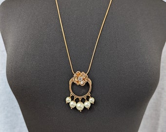 Lovely Vintage Gold-tone Flower Faux Pearl Pendant Necklace by T Tahari Jewellery