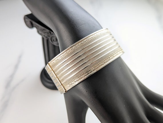 Classic and Elegant Silver-tone Cuff Bracelet Vin… - image 3