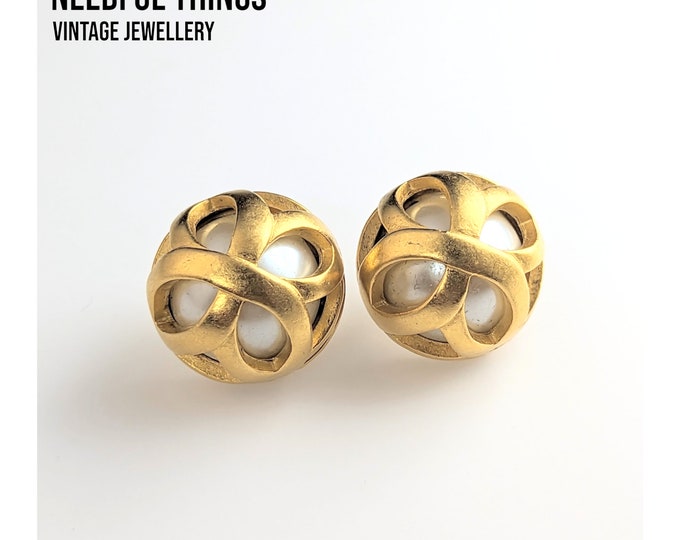 Lovely Vintage Jewellery Gold-tone Openwork Design Stud earrings